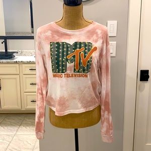 MTV cropped long sleeve shirt. Like new!